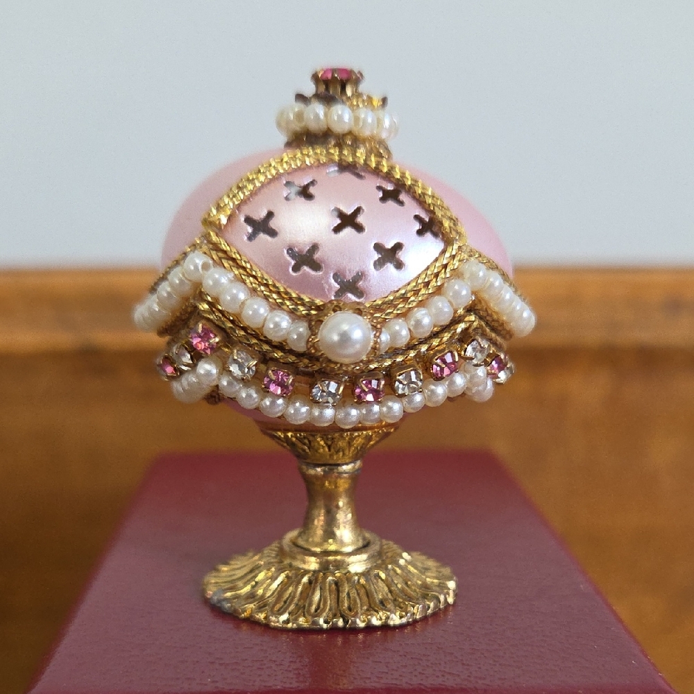 Kingsport Designs Ornate Pink Quail Egg Trinket Box
